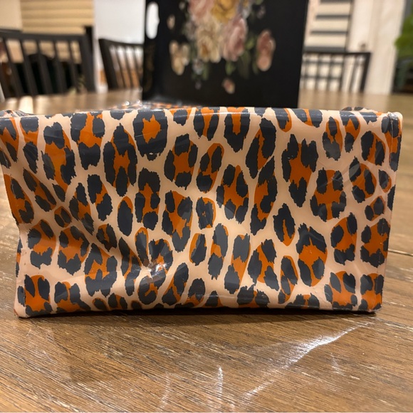 Bloomingdale’s Wild Brown Bag - Picture 6 of 12